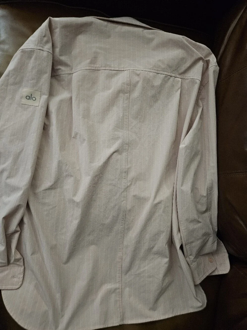 Alo Yoga Pinstripe Daylight Button Down in Pink Quartz Medium